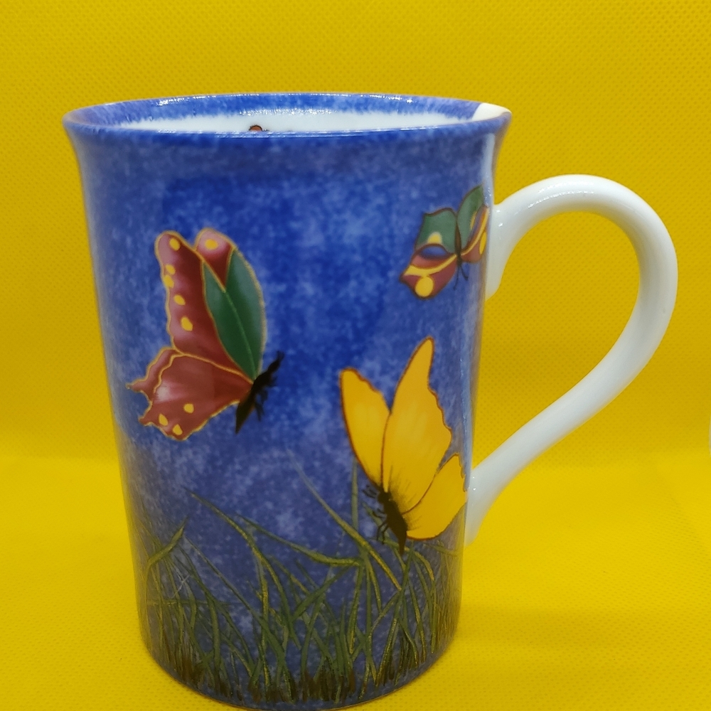 Bigi v. Hulsen Coffee Tea Cup Mug Blue w/ Butterfl